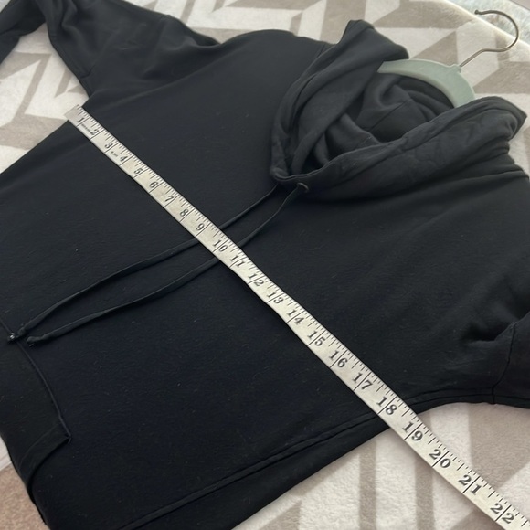 Athleta Cowl Neckline Studio‎ long sleeve top black size small - Picture 7 of 8